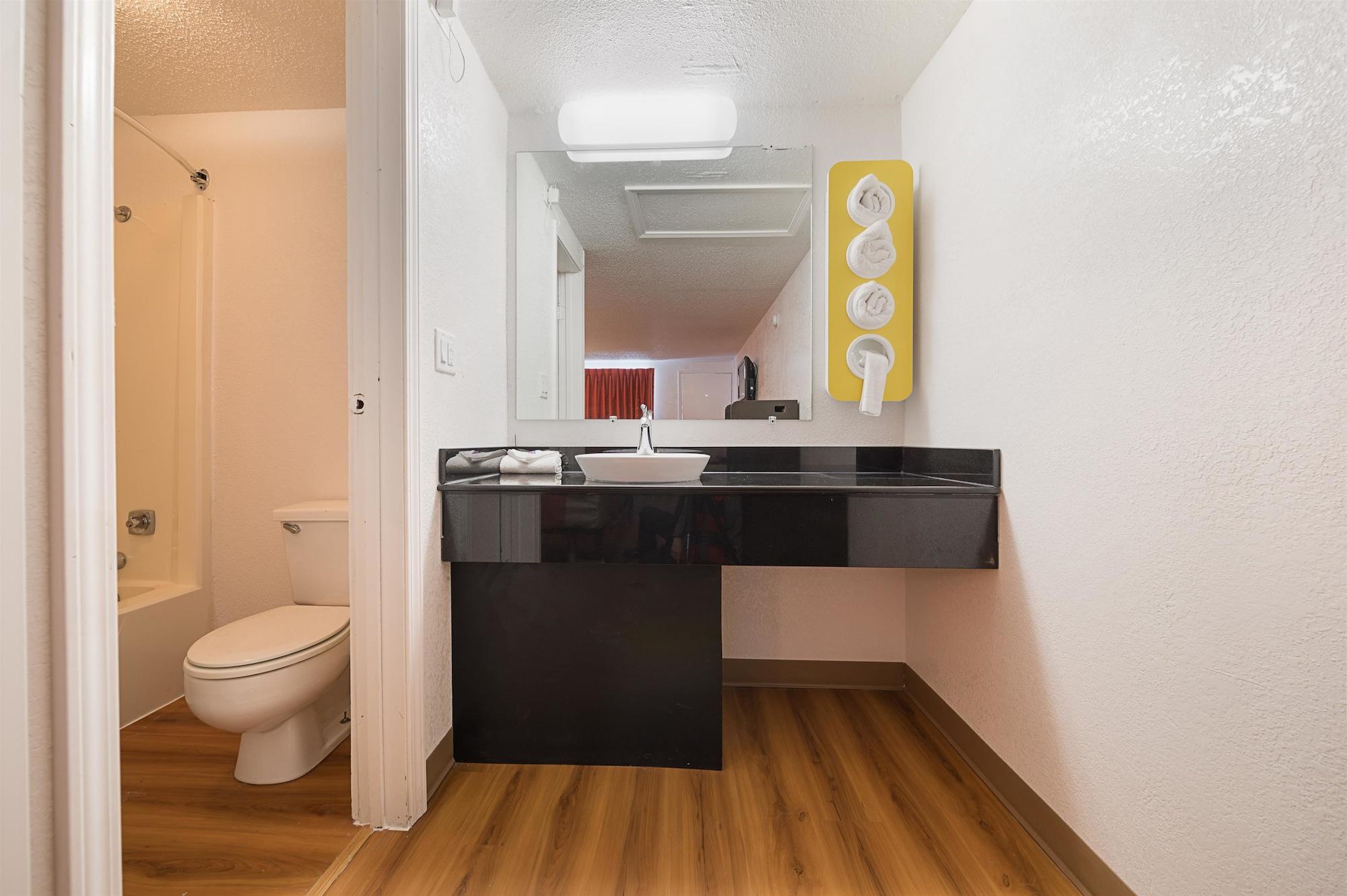 Motel 6-Hamburg, Ny Экстерьер фото