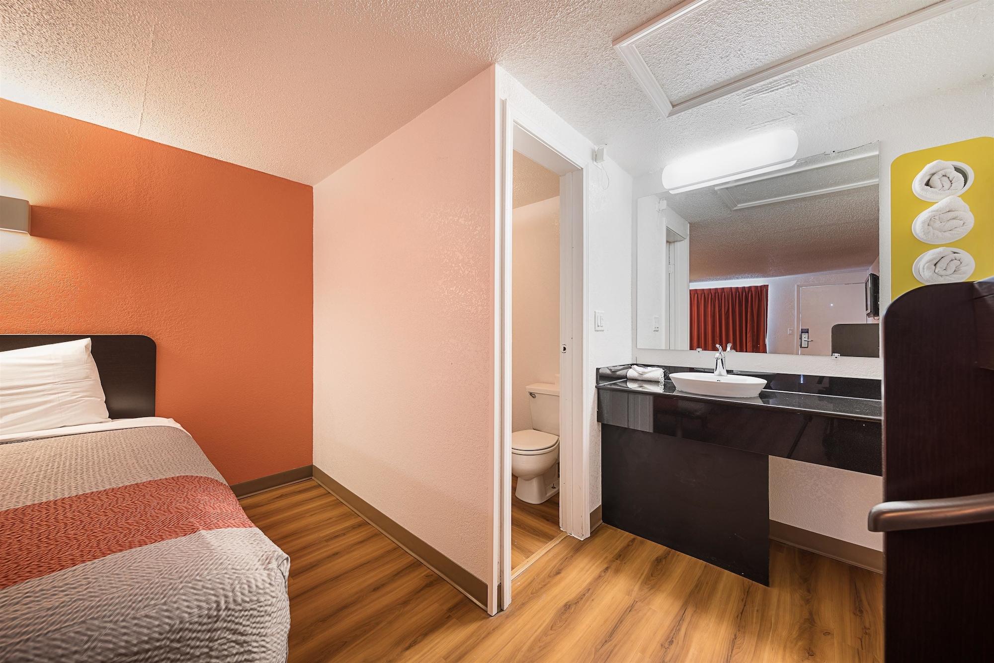 Motel 6-Hamburg, Ny Экстерьер фото