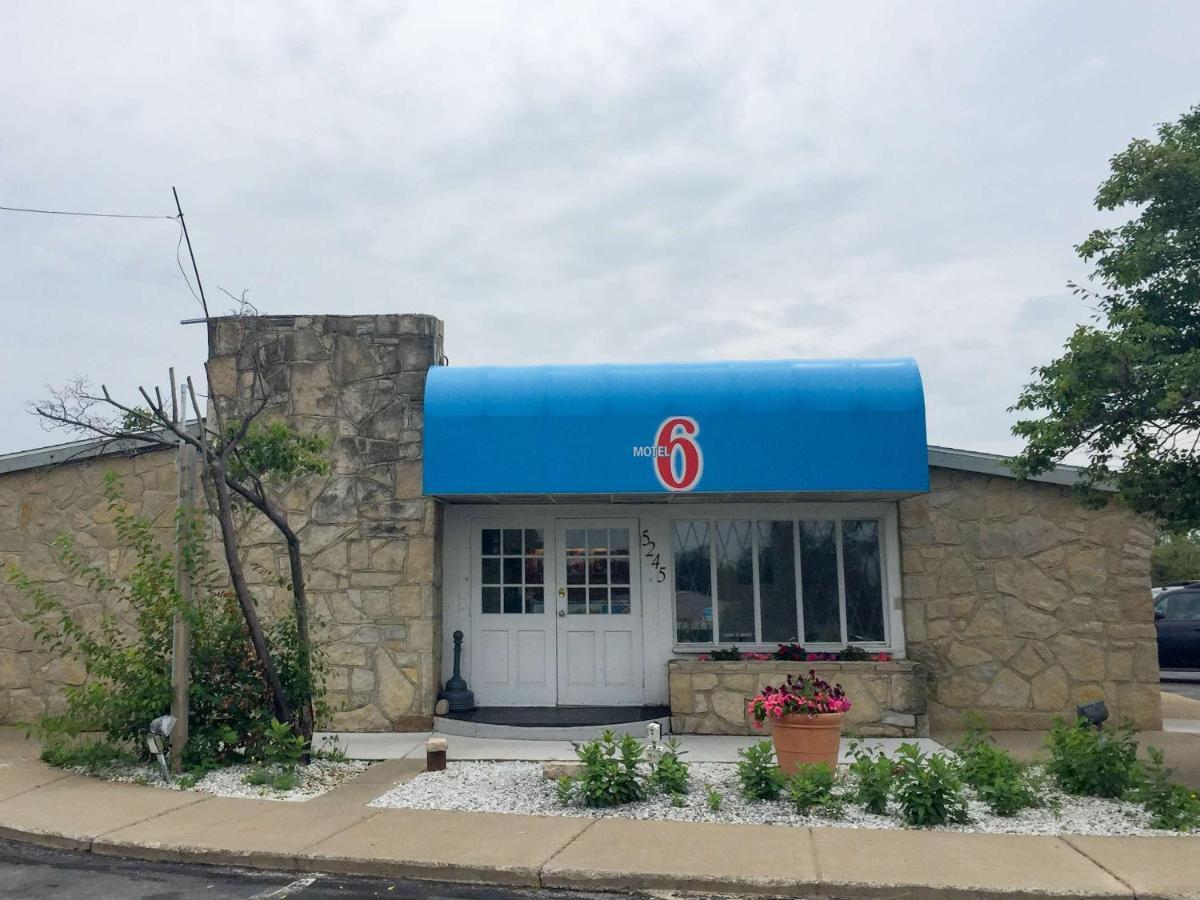 Motel 6-Hamburg, Ny Экстерьер фото